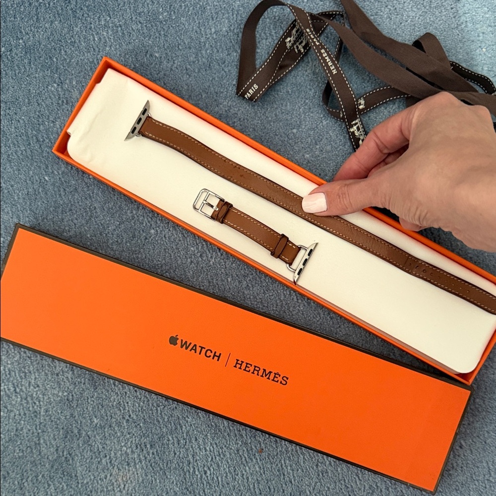 Apple Watch Hermès Attelage Brown Leather Double Tour Band 38 - Picture 2 of 6